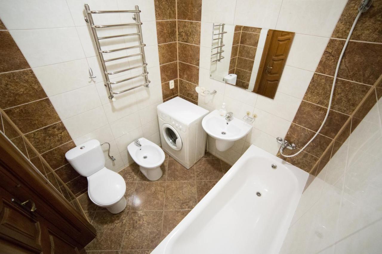 Apartment On Virmenska 3, With 2 Separate Bedrooms 리비프 외부 사진