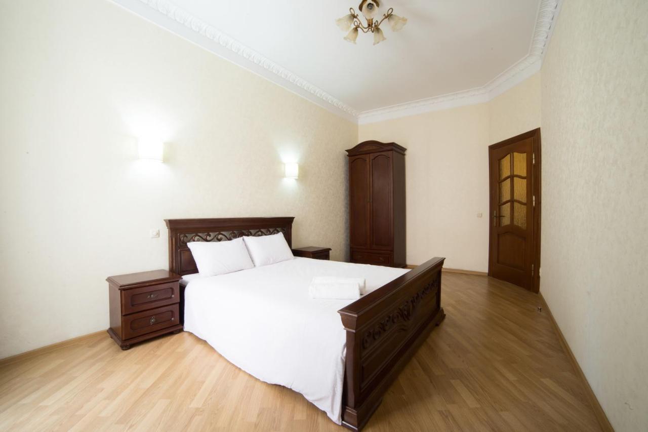 Apartment On Virmenska 3, With 2 Separate Bedrooms 리비프 외부 사진